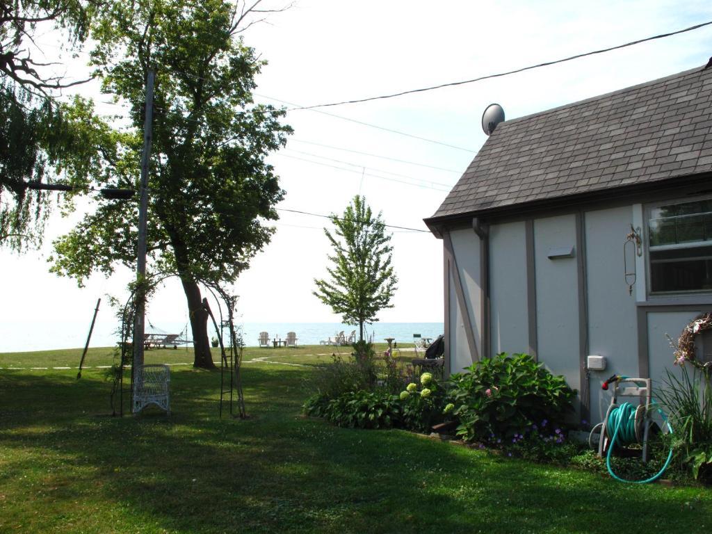 Omstead'S On Erie B&B Wheatley 외부 사진