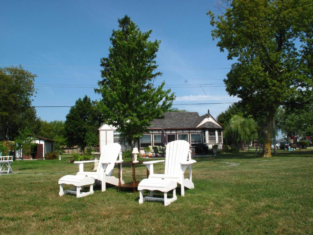Omstead'S On Erie B&B Wheatley 외부 사진