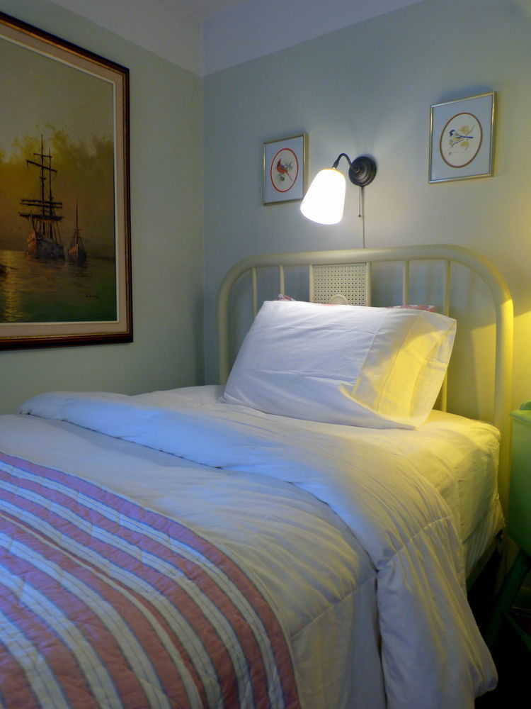 Omstead'S On Erie B&B Wheatley 외부 사진